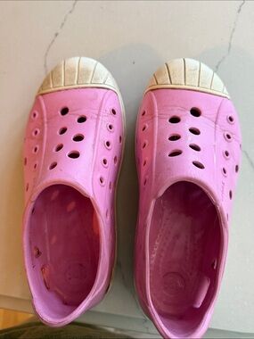 CROCS Kids Pink Slip-On Water Shoes with Cream Toe